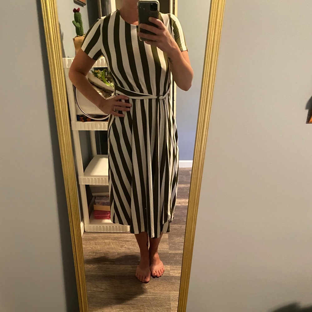 Green and white striped dress 👗